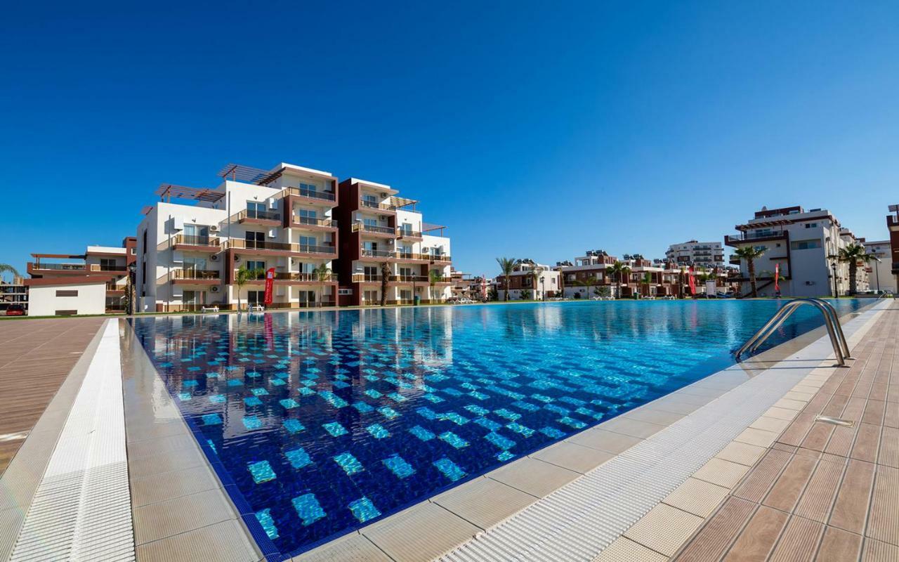 Long Beach Holiday Apartments Trikomo Bagian luar foto