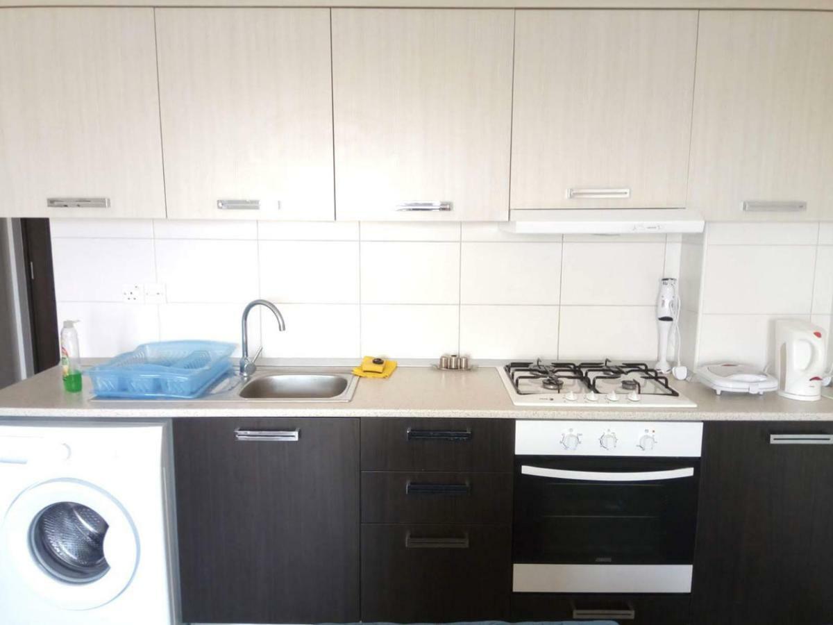 Long Beach Holiday Apartments Trikomo Bagian luar foto