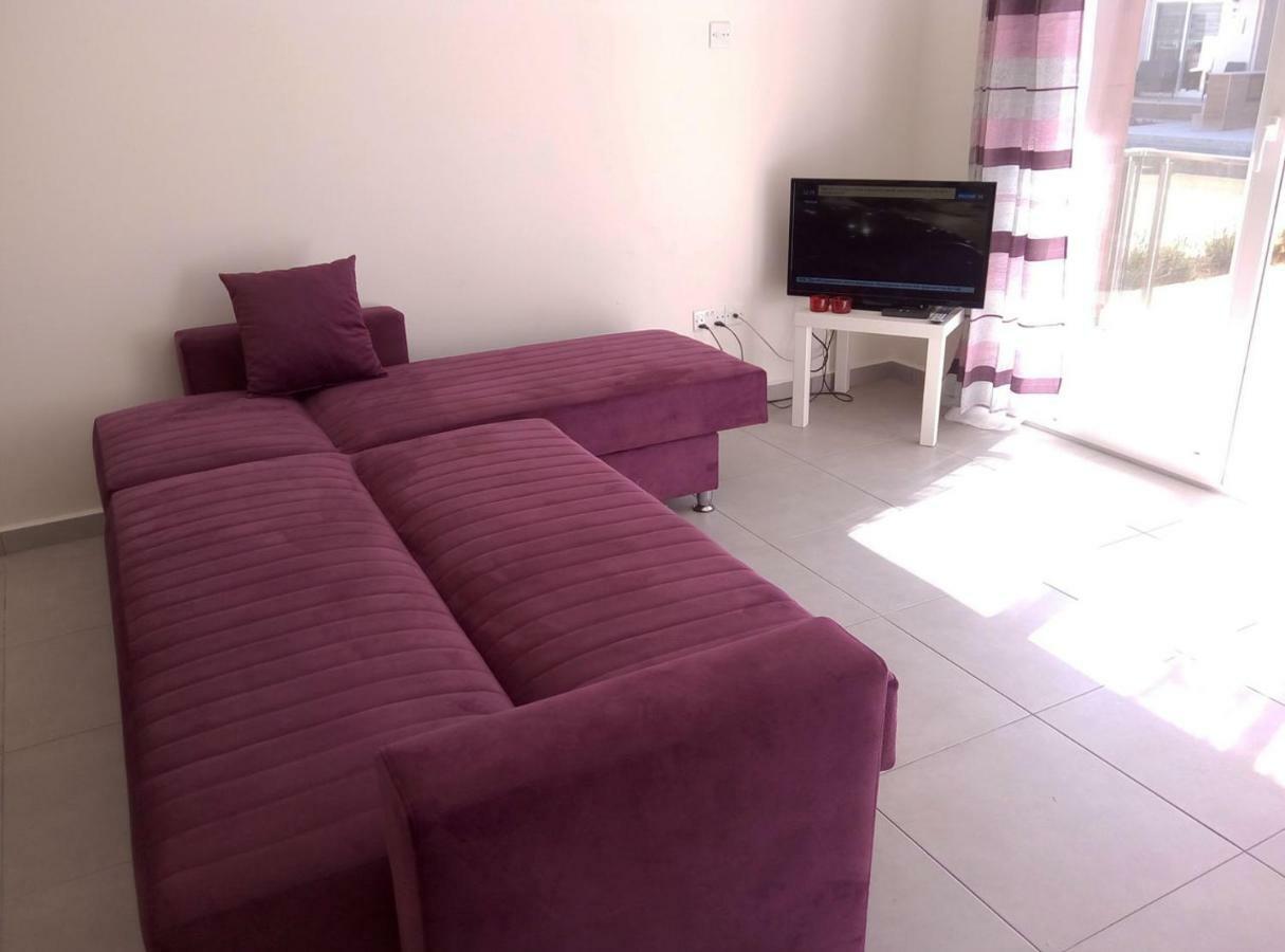 Long Beach Holiday Apartments Trikomo Bagian luar foto
