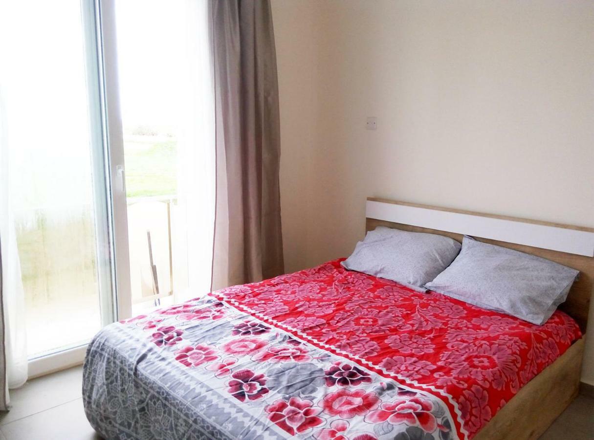 Long Beach Holiday Apartments Trikomo Bagian luar foto
