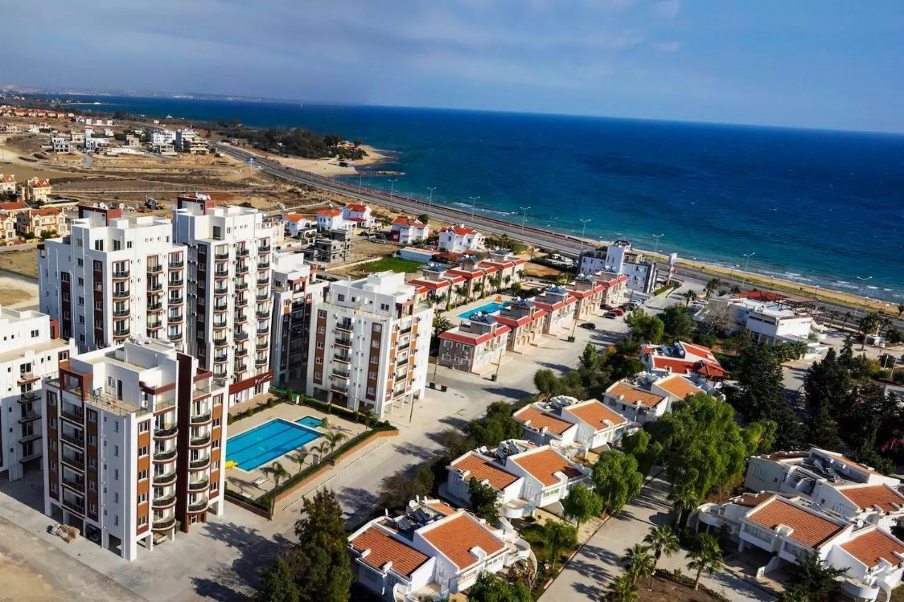 Long Beach Holiday Apartments Trikomo Bagian luar foto