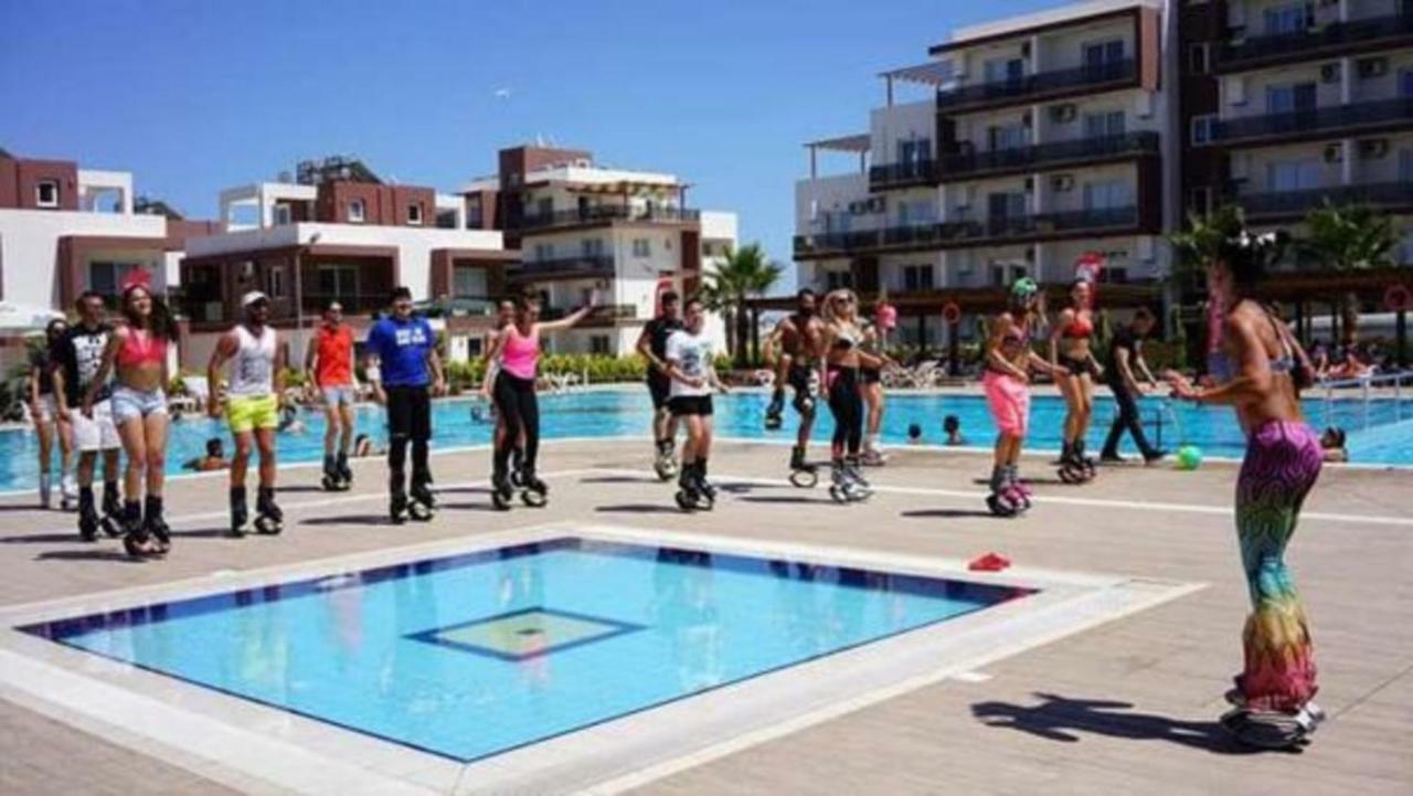 Long Beach Holiday Apartments Trikomo Bagian luar foto