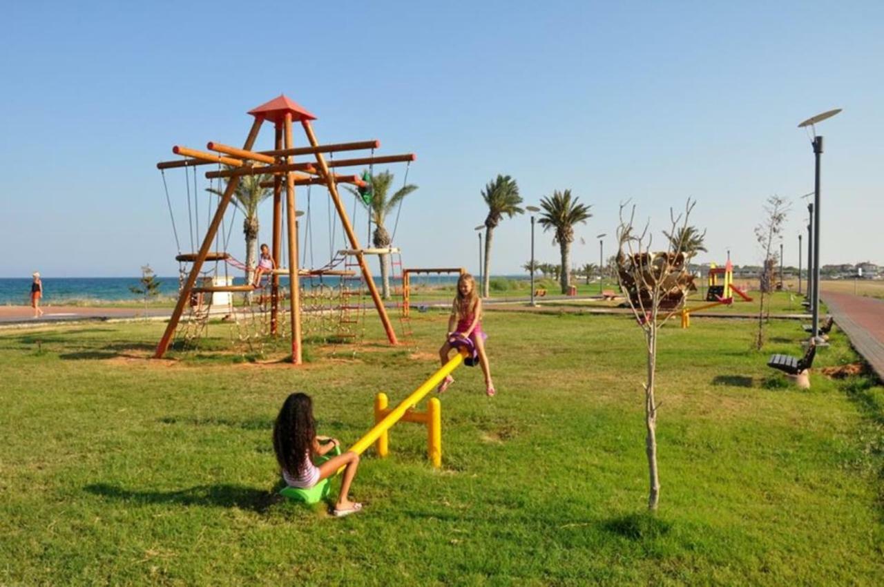 Long Beach Holiday Apartments Trikomo Bagian luar foto