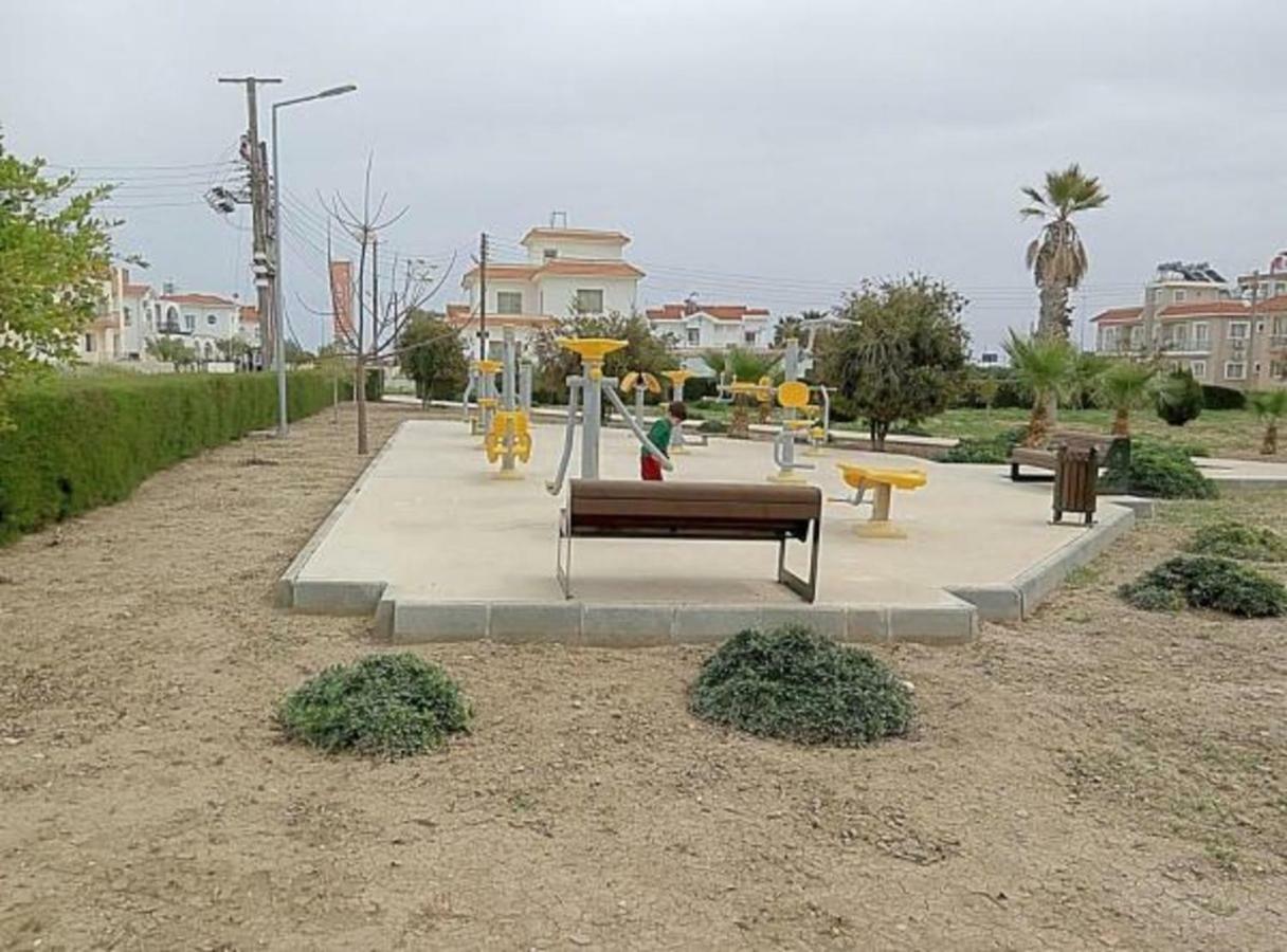 Long Beach Holiday Apartments Trikomo Bagian luar foto