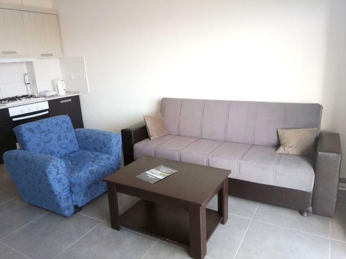Long Beach Holiday Apartments Trikomo Bagian luar foto
