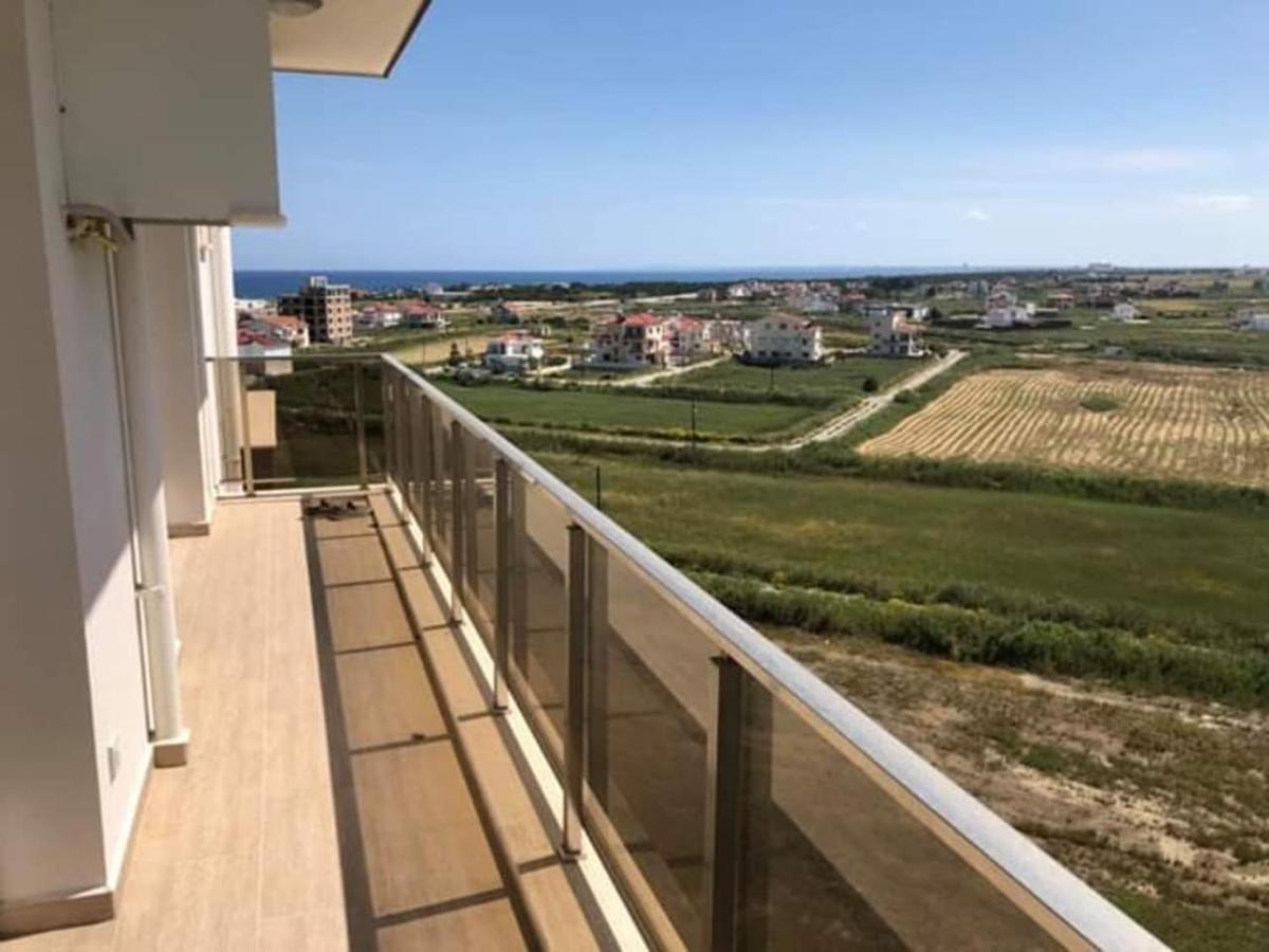Long Beach Holiday Apartments Trikomo Bagian luar foto